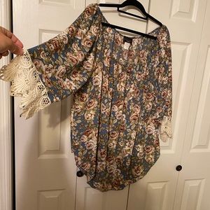 Floral Top with Lace Sleeve Accent